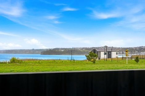 Photo of property in 6 Sails Road, Hobsonville, 0616