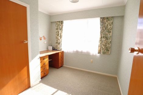 Photo of property in 16 Oberon Street, Stratford, 4332