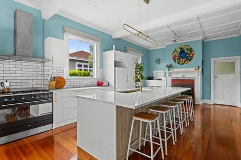 Photo of property in 185 Georges Drive, Napier South, Napier, 4110