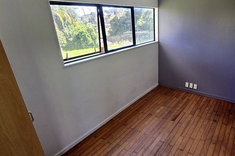 Photo of property in 213 Whangaparaoa Road, Red Beach, 0932
