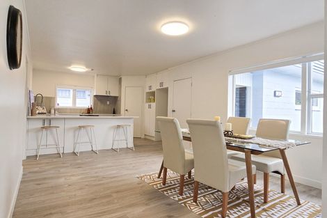 Photo of property in 17 Fernleigh Avenue, Waiuku, 2123