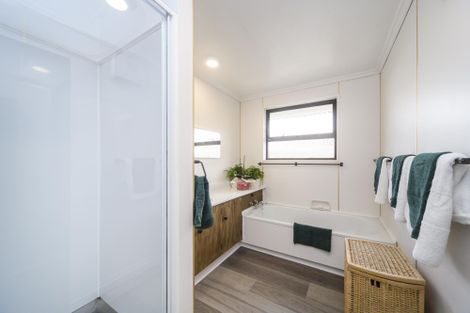 Photo of property in 40 Suzanne Grove, Kelvin Grove, Palmerston North, 4414