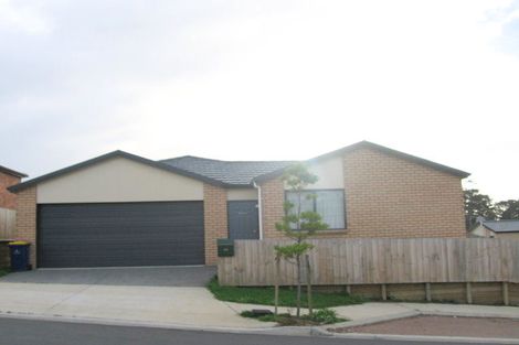 Photo of property in 52 Woodbank Drive, Glen Eden, Auckland, 0602