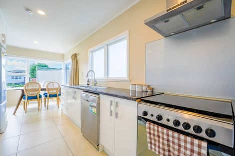 Photo of property in 3 Parkview Place, Pakuranga, Auckland, 2010