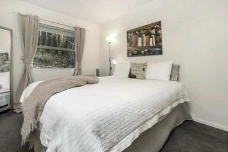 Photo of property in 150a Glenfield Road, Birkenhead, Auckland, 0626