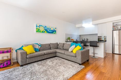 Photo of property in Henry Walton Flats, 2/2 Upper Queen Street, Auckland Central, Auckland, 1010