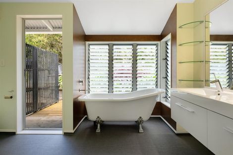 Photo of property in 275 Waitaha Road, Welcome Bay, Tauranga, 3112