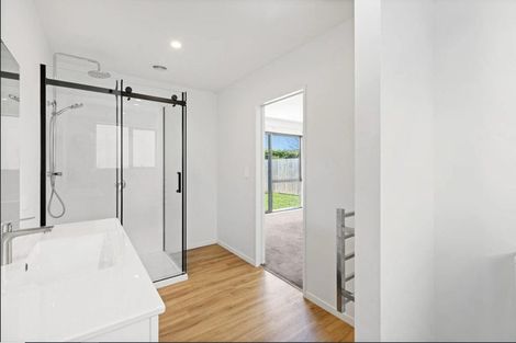 Photo of property in 33 Lowes Road, Rolleston, 7614