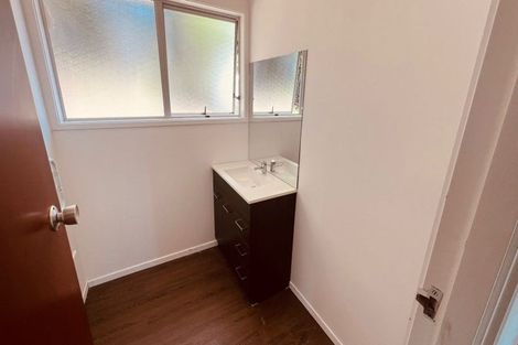 Photo of property in 8 Glucina Place, Glen Eden, Auckland, 0602