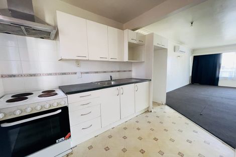 Photo of property in 2/45 Denbigh Avenue, Mount Roskill, Auckland, 1041