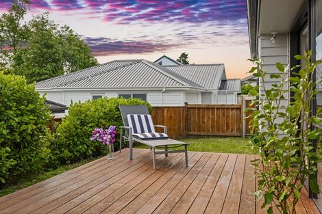 Photo of property in 8 Grenache Way, Kumeu, 0810