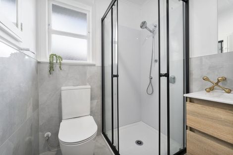 Photo of property in 33 Longburn Road, Henderson, Auckland, 0610