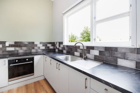 Photo of property in 6 A'court Street, Sanson, 4817