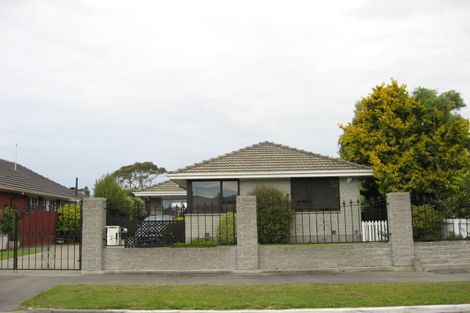 Photo of property in 2 Waratah Street, Avondale, Christchurch, 8061