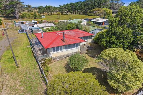 Photo of property in 49 Punga Street, Tangimoana, 4822