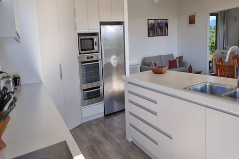 Photo of property in 6 Mcdonald Place, Collingwood, 7073