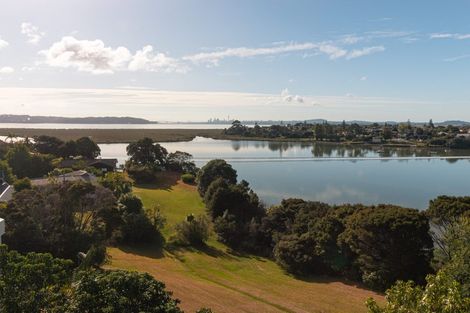 Photo of property in 153b West Harbour Drive, West Harbour, Auckland, 0618