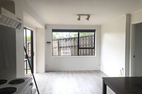 Photo of property in 1/13a Kitewao Street, Northcote, Auckland, 0627