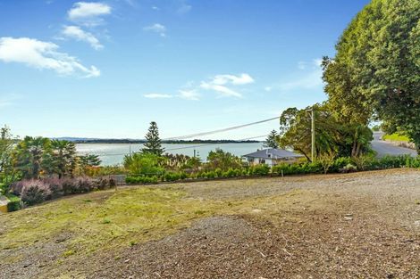 Photo of property in 2/4 The Brae, Mount Pleasant, Christchurch, 8081