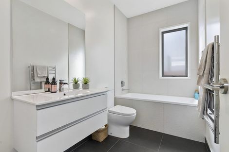 Photo of property in 5 Horomia Road, Karaka, Papakura, 2113