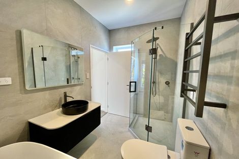 Photo of property in 7b Hanson Place, West Harbour, Auckland, 0618