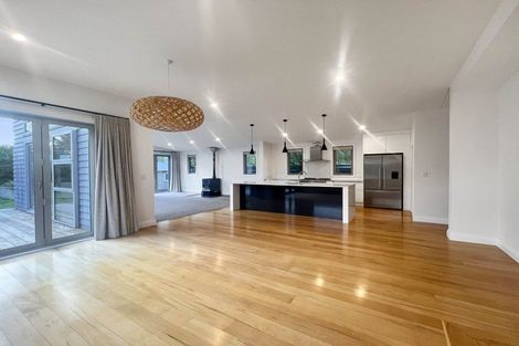 Photo of property in 4 Coates Grove, Silverstream, Upper Hutt, 5019