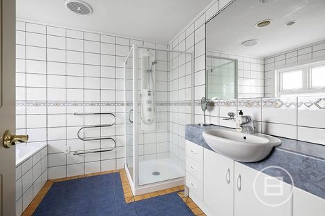 Photo of property in 1 Basra Drive, Henderson, Auckland, 0612