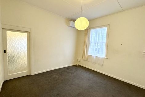 Photo of property in 123 Onepu Road, Lyall Bay, Wellington, 6022