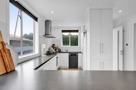 Photo of property in 15 Kowhai Street, Strandon, New Plymouth, 4312