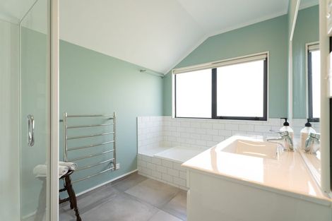 Photo of property in 7 Amesbury Drive, Churton Park, Wellington, 6037