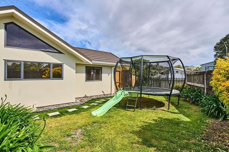Photo of property in 59 Kapiti Crescent, Titahi Bay, Porirua, 5022