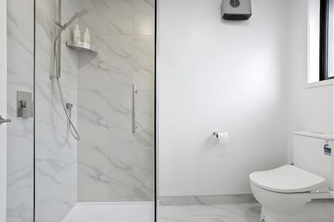 Photo of property in 19/10 Fathom Place, Te Atatu Peninsula, Auckland, 0610