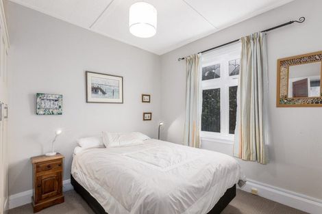 Photo of property in 2a Severn Street, Island Bay, Wellington, 6023