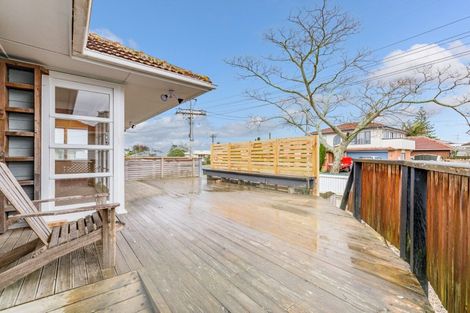 Photo of property in 8 Kiernan Place, Kelston, Auckland, 0602