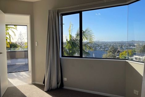 Photo of property in 1/41 High Road, Glenfield, Auckland, 0629