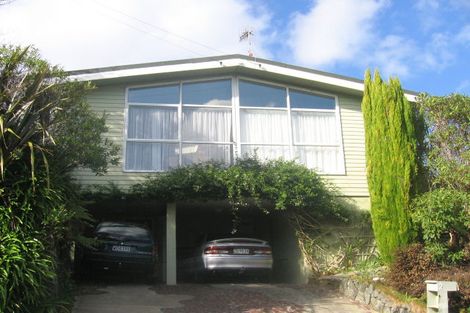 Photo of property in 2 Christina Grove, Normandale, Lower Hutt, 5010