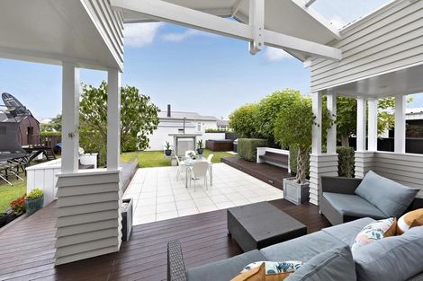 Photo of property in 88 Walker Road, Point Chevalier, Auckland, 1022