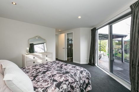 Photo of property in 9a Saint Hill Lane, Havelock North, 4130