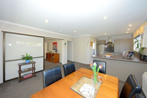 Photo of property in 27 Hillcrest Place, Avonhead, Christchurch, 8042