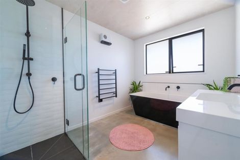 Photo of property in 2 Little Maude Drive, Lake Hawea, Wanaka, 9382