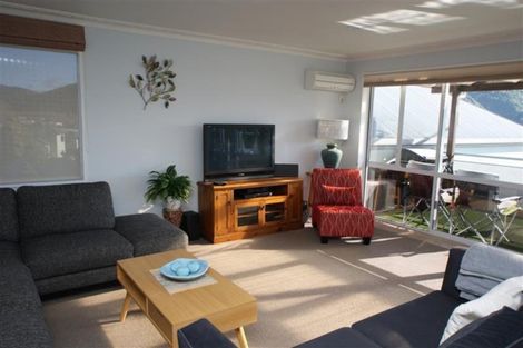 Photo of property in 1 Matai Place, Waikawa, Picton, 7220
