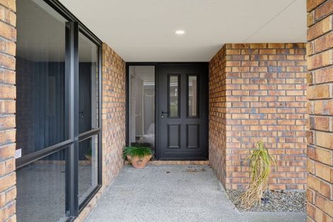 Photo of property in 72 Geneva Terrace, Kelvin Grove, Palmerston North, 4414