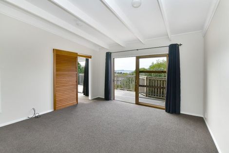 Photo of property in 1 Surf Road, Stanmore Bay, Whangaparaoa, 0932