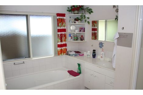 Photo of property in 11 Bush Haven Drive, Te Kamo, Whangarei, 0112