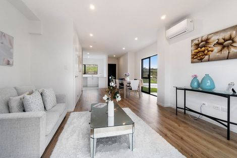 Photo of property in 33b Crestview Rise, Papakura, 2110