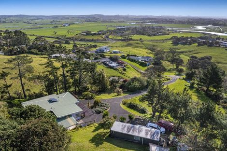 Photo of property in 91 Mangakura Road, Helensville, 0875