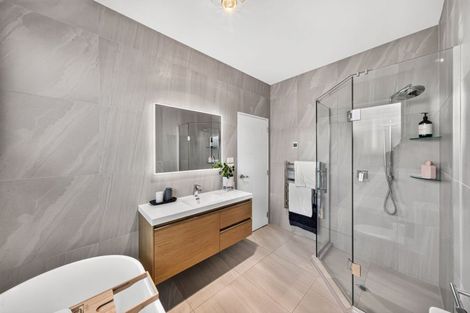 Photo of property in 7 Walter Ruddock Avenue, Kumeu, 0810