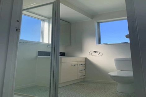 Photo of property in 1/12 De Thiery Place, Pakuranga Heights, Auckland, 2010