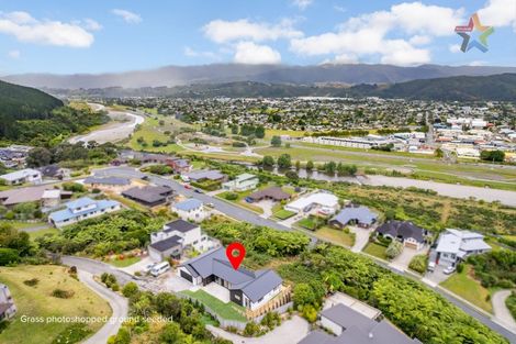 Photo of property in 9 Swain Grove, Riverstone Terraces, Upper Hutt, 5018