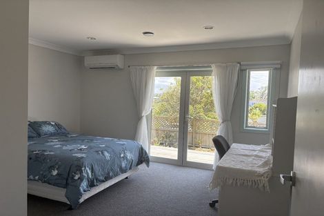 Photo of property in 1/953 Beach Road, Torbay, Auckland, 0630